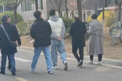 吃瓜最新事件网红是谁扮演的,揭秘网红扮演吃瓜事件的神秘面纱 第1张 吃瓜最新事件网红是谁扮演的,揭秘网红扮演吃瓜事件的神秘面纱 第1张